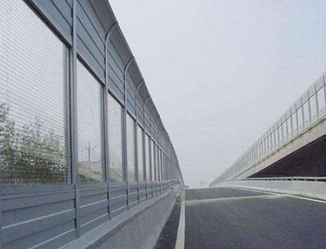 環鏈電動菠萝APP下载官网在吊運道路聲屏障中的應用